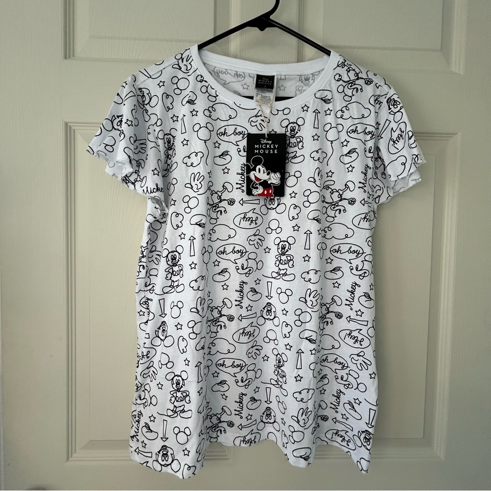 Disney Mickey Mouse Graphic T-Shirt, New with tags Size Large